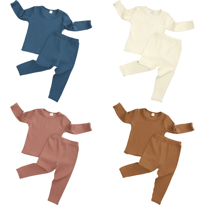2026 Maßgefertigte Kinder-Sets Gerippte Strick-Pyjamas Einfarbige Baumwolle Winter-Loungewear Kleinkind Jungen Mädchen Freizeitkleidung Kinder Warme Schlafbekleidung – Detail 2