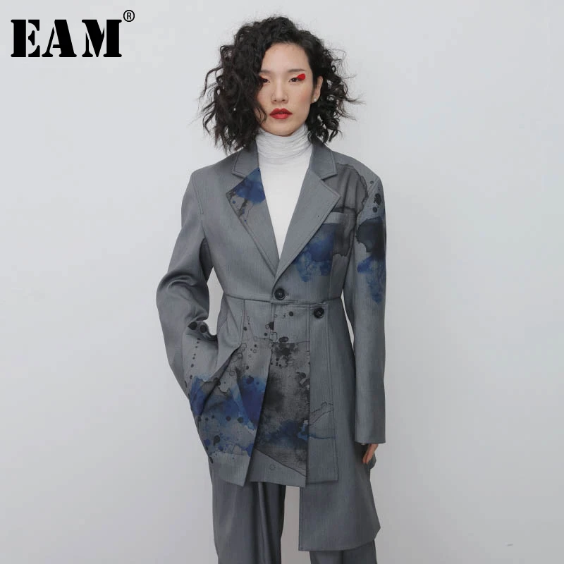

[EAM] Women Gray Pattern Pleated Asymmetrical Blazer New Lapel Long Sleeve Loose Fit Jacket Fashion Spring Autumn 2020 1N119