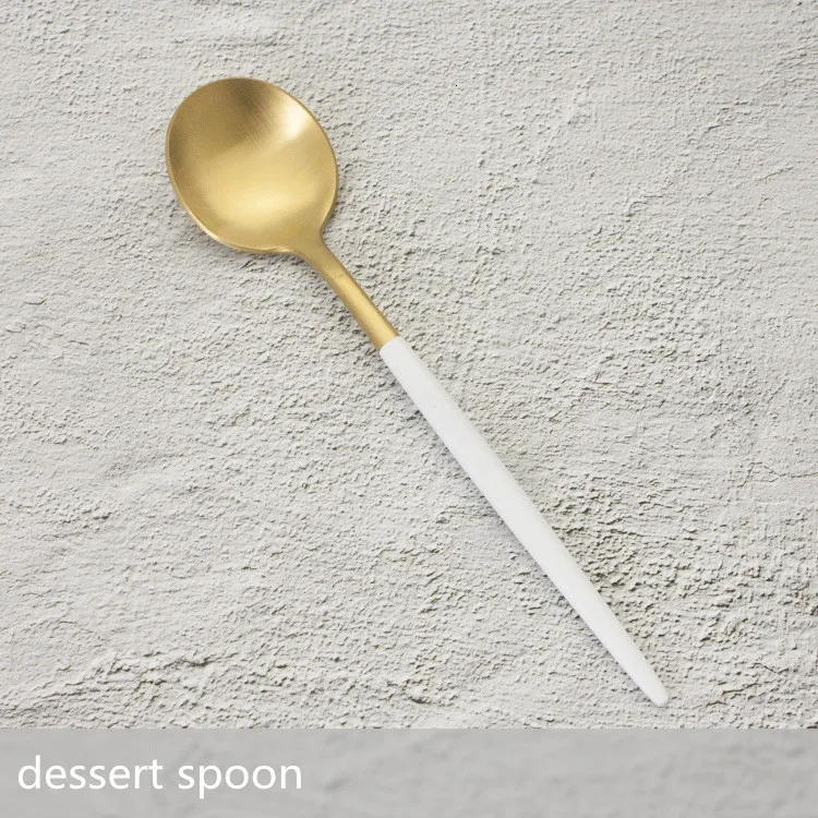 dessert spoon