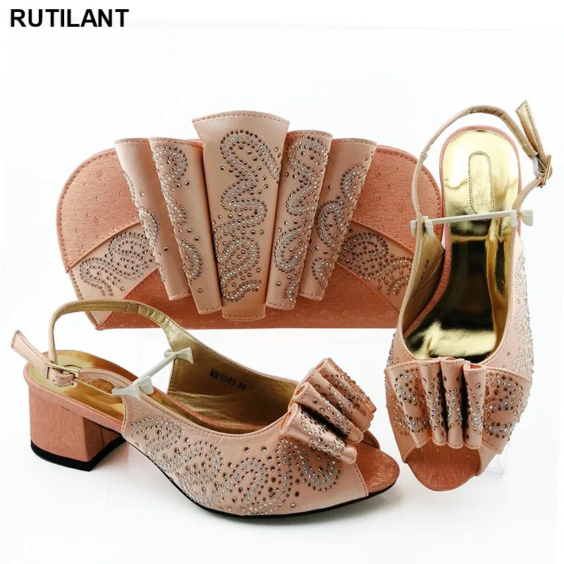 

Fashion Italian Women Wedding Pumps with Purse Luxury Women Shoes Italian Ladies Shoes and Bags To Match Set Round Toe Rubber