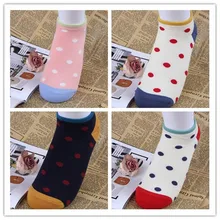 Носки с цветным принтом в горошек; сезон весна-осень; женские хлопковые носки; модная новинка; персонализированные дышащие впитывающие пот нескользящие носки