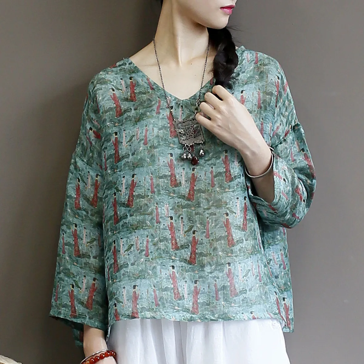 

Johnature Women Bat Sleeve T-Shirts 2019 Autumn New High Quality V-Neck Print Floral Women Cloths Vintage Silk T-Shirts