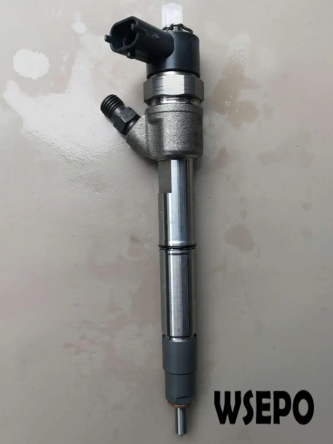 

Top quality Replacement Electronically Common Rail Fuel Injector Assy. P/N 0445110677 for Multi Cylinder Heavy Diesel Engine