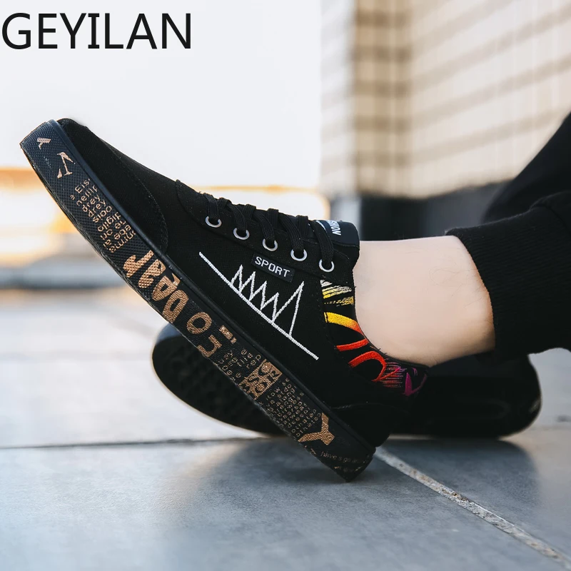 

New Spring Summer Classics Style Men Golden Skateboarding Shoes Outdoor Walking Jogging Lace Up Shoes Doodle Zapatillas Men