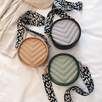 

Foreign style small bag 2019 new Korean version of the wild messenger bag shoulder fashion rhombus small round bag