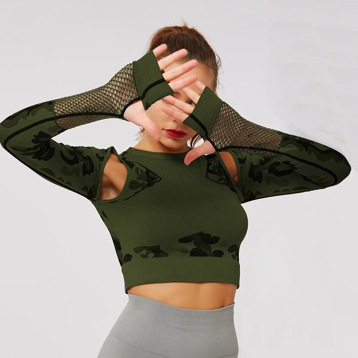 Женский спортивный термальный Камуфляжный сетчатый топ для йоги с длинным рукавом, бесшовный облегающий топ для фитнеса с вырезами, спортивный костюм, компрессионный спортивный костюм S