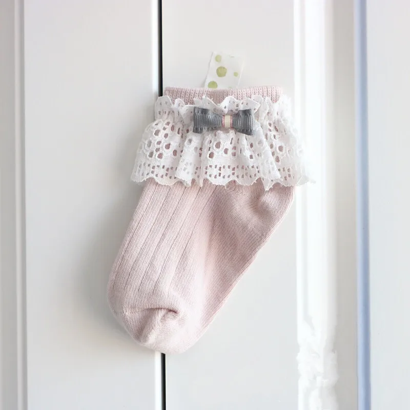 Хлопковые носки для маленьких девочек носки принцессы с кружевным бантом и оборками Мягкие короткие носки для малышей Детские однотонные весенне-осенние носки для детей возрастом от 1 года до 5 лет
