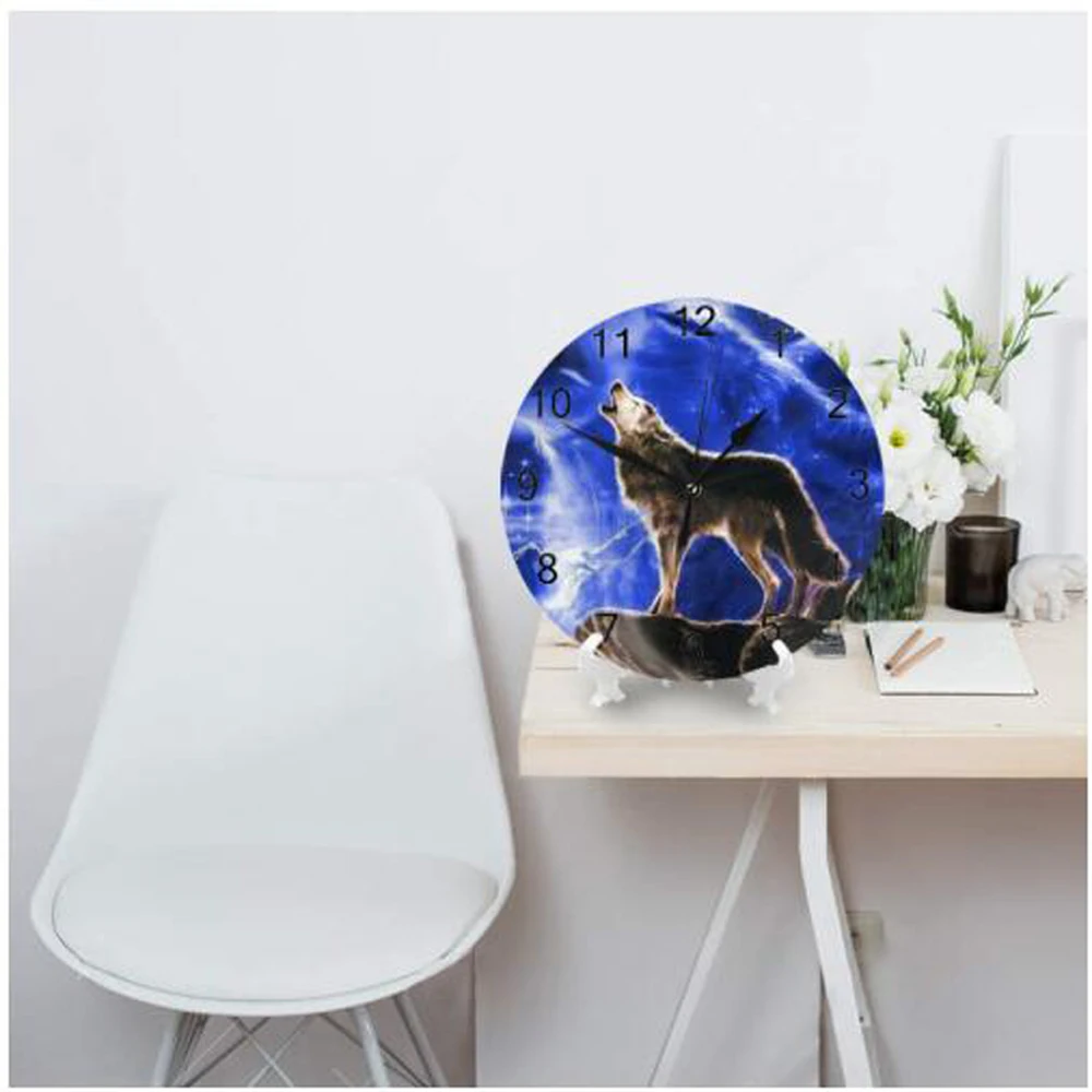 Wolf Pattern Wall Decor Clocks Numeral Digital Dial Mute No Ticking Sound Battery Operated Clock for Children's Playroom Bedroom