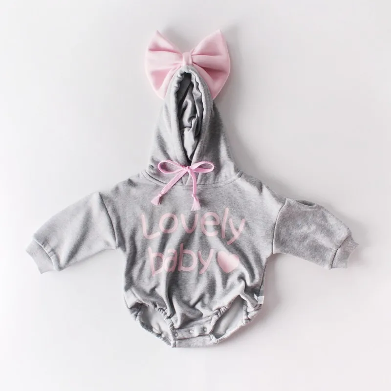 Tanie 2019 jesień Baby Boy śpioszki dziewczęce litery Baby bawełniane z nadrukiem z długim rękawem pajacyk z kapturem kombinezon dla noworodka stroje