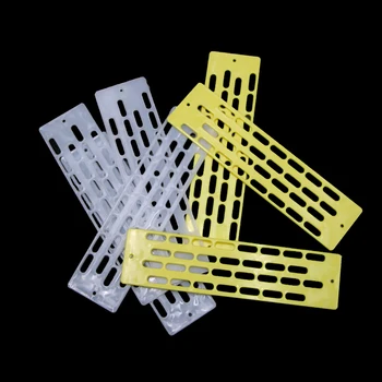 

300PCS Beekeeping Bees Prevent Escape Tablets Sheet Pieces Plastic Prevention Holes Spacer Nest Door Plate Supplies Bee Tools