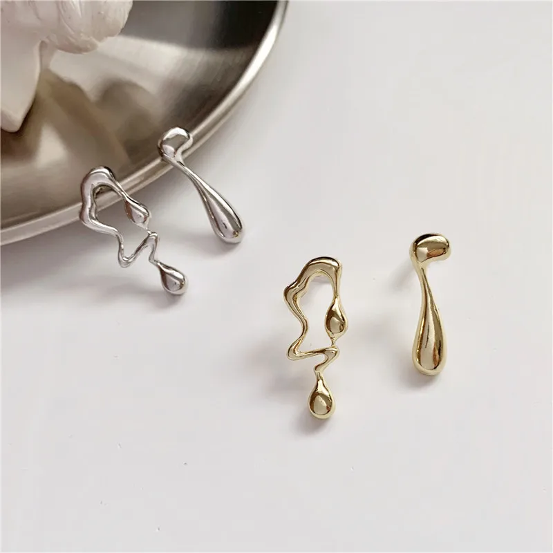 

S925 Silver Needle South Korea Elegant Simple Metallic Geometry Non-symmetrical Music Notes Ear Stud Women's Cool Earrings