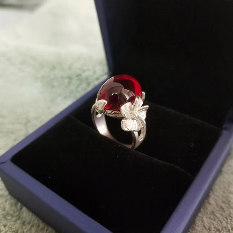 Серебряное Ювелирное кольцо ювелирное изделие рубиновое Винтажное с