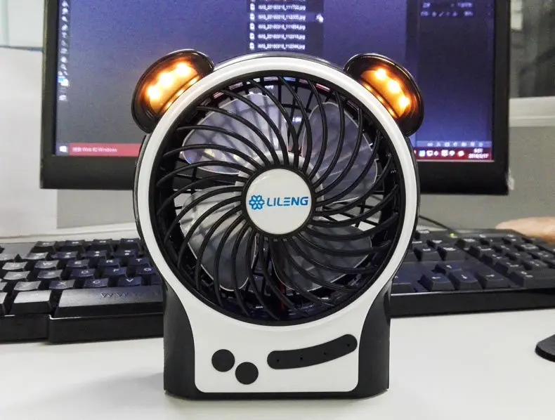 Chargeable USB Mute Portable Small Fan Creative Cute Portable Hand-Held Desktop Small Night Lamp Mini Thermantidote