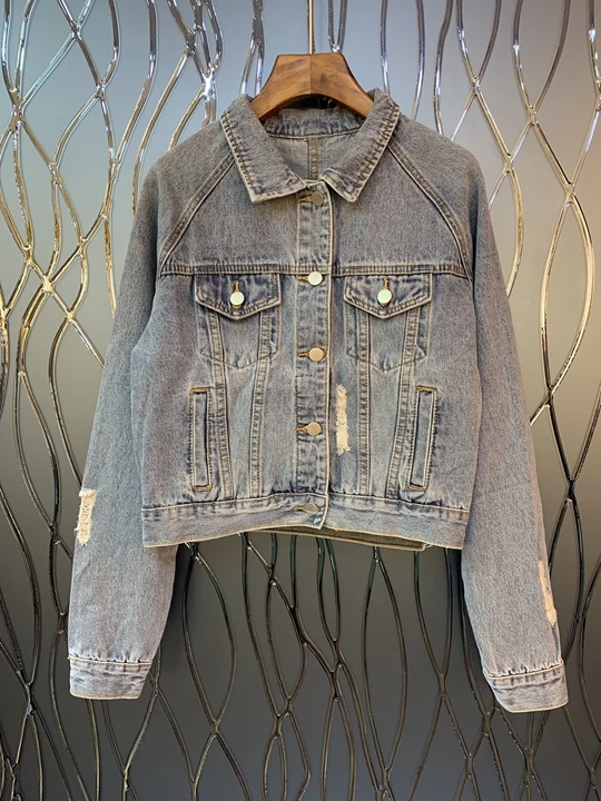 

In early autumn of 2019, the new woman's lapel, chest symmetrical pocket, long sleeve, all-round jean jacket 823