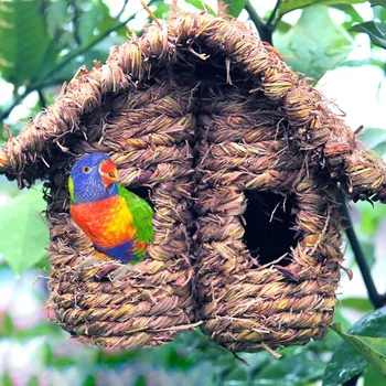 

Grass Woven Birdhouse with Good Ventilation Provides Bird Entertainment for Outdoor Safe Comfort Area to Rest