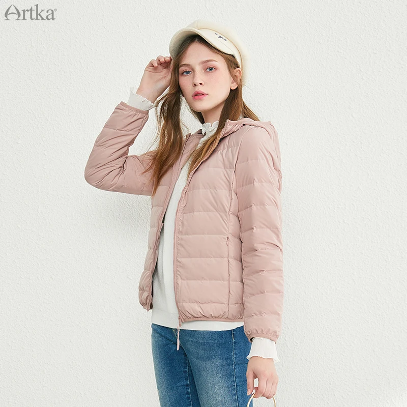 

ARTKA 2019 Winter New Women's Down Jacket 90% White Duck Down Ultralight Warm Jacket Short Hooded Down Jacket Women DK10491D