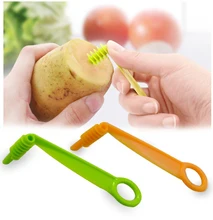 1PC A Spirale Affettatrice di Patate Manuale di Taglio A Spirale Della Lama Della Frutta Verdura Cutter Accessori Per la Cucina Strumenti di Colore Casuale