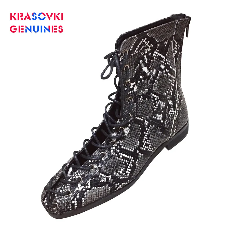 

Krasovki Genuines Women Boots Fashion Snake Print Dropshipping Flat Bottom Ins Square Toe Slip Rome Rubber Leisure Women Boots