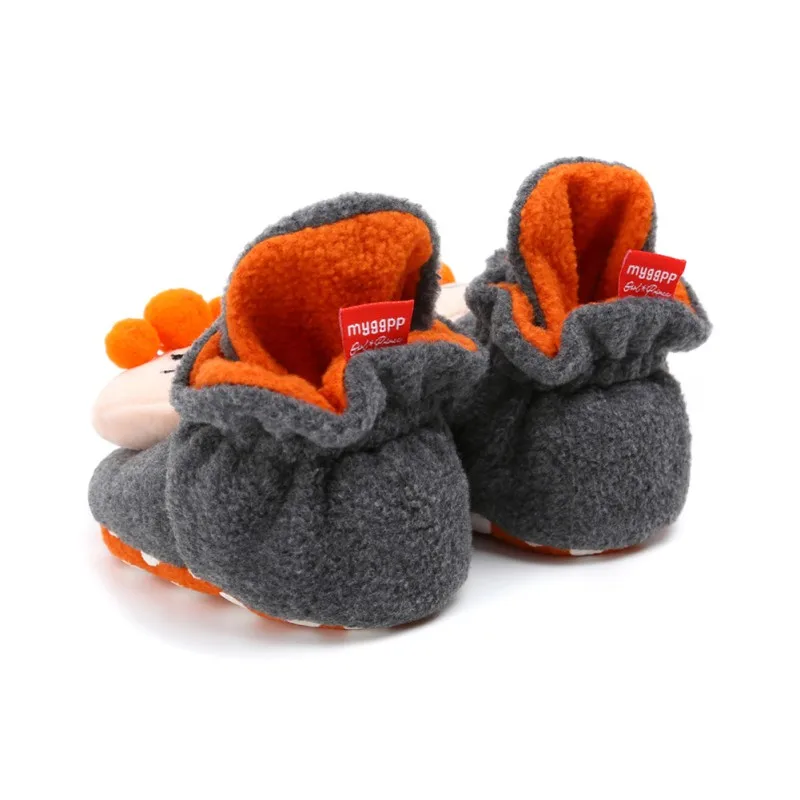 NewbornCotton мягкие Нескользящие теплые флисовые пинетки теплые тапочки на зиму обувь для кроваток милые Мультяшные сапоги для маленьких мальчиков и девочек