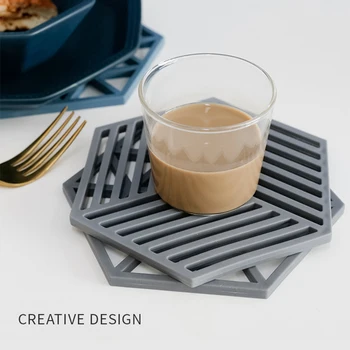 

1pcs PVC Kitchen Accessories Silicone Insulated Table Mat Hexagon Coaster Coaster Kitchen Tool Anti-slip Table Mat kitchen