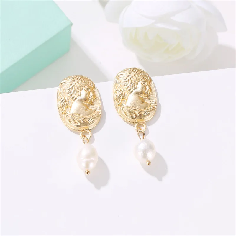 

Fashionable Korean Hot Selling Earrings Simple Imitation Pearl Face Geometric Interest Earrings Wholesale Bohemian Earrings