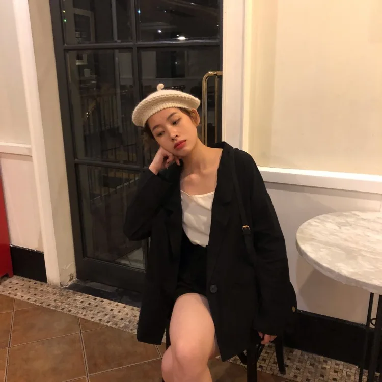 

Korean-style Thin Business-Style Small Suit Coat Women's + Wide-Leg Shorts Two-Piece Set