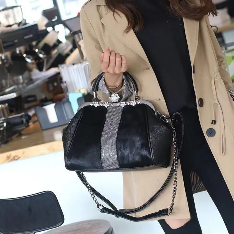 Модная брендовая кожаная женская сумка с мехом, Высококачественная женская сумка на плечо, Женская Повседневная сумка-мессенджер Модная брендовая кожаная женская сумка с мехом, Высококачественная женская сумка на плечо, Женская Повседневная сумка-мессенджер