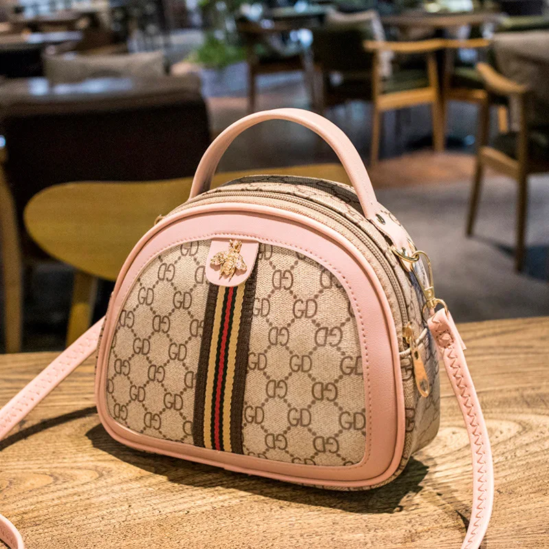 

[Sheng chuang Beauty] Bees Backpack 2019 New Style Textured Fashion INS Fashion Versatile Hand Shoulder Oblique Bag