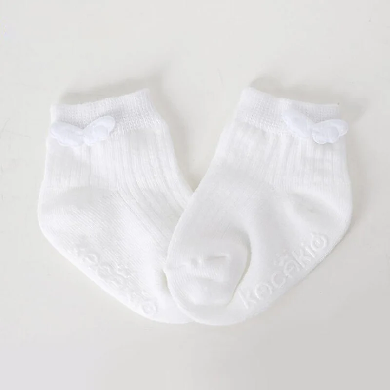 Мягкие хлопковые носки для малышей на лето и осень антискользящий для новорожденных с крыльями ангела носки-тапочки для младенцев для мальчиков и девочек от 3 до 12 месяцев