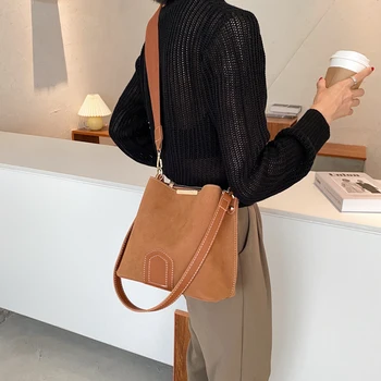 

Retro Women's Shoulder Bag Fashion Bucket Small Bag Korean Wide Shoulder Strap Bag Lady Daily Diagonal Bag Female Messenger Bag