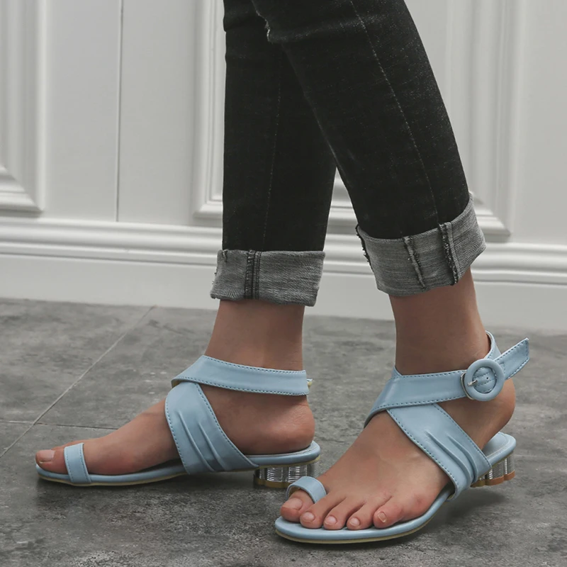 

Summer Fashion New Degin Ladies Casual Pin-Toe Low Heel Sandals Simple Wild With Buckle Toe Thick Women Sandals High Quality Hot