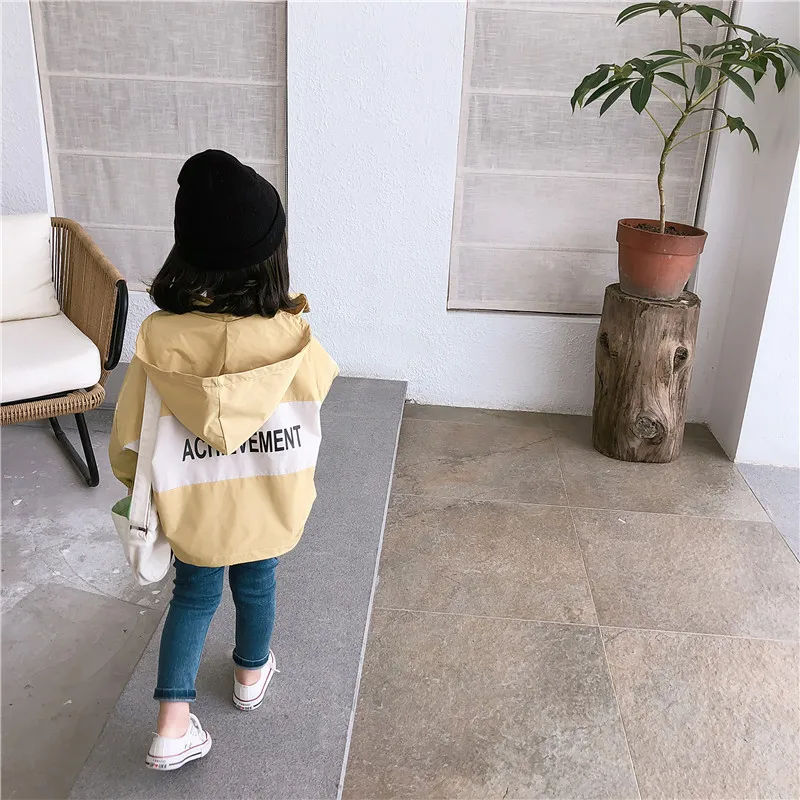 WLG/осенние пальто для девочек Детская верхняя одежда на молнии с капюшоном желтого и фиолетового цвета Модная универсальная одежда для маленьких девочек от 2 до 7 лет