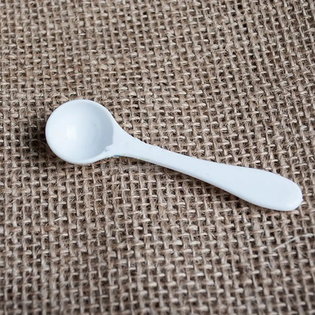 

The Amount Of Fertilizer Medicine Powder Spoon Kitchen Gardening Spoon White Plastic Measuring Spoon 1G
