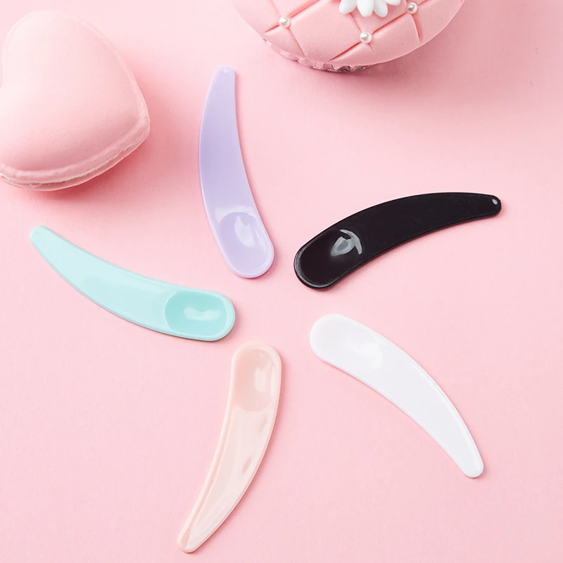 50Pcs Mini Cosmetic Mixing Spatula Disposable Curved Scoop Makeup Mask