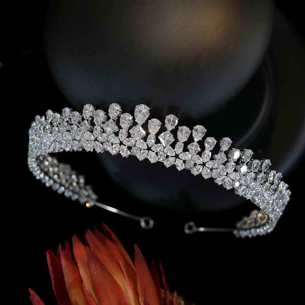 ASNORA Women's Princess Crown Headband Crystal Tiara and Crown Headband Jewelry Bridal Hair Accessories Wedding A01084