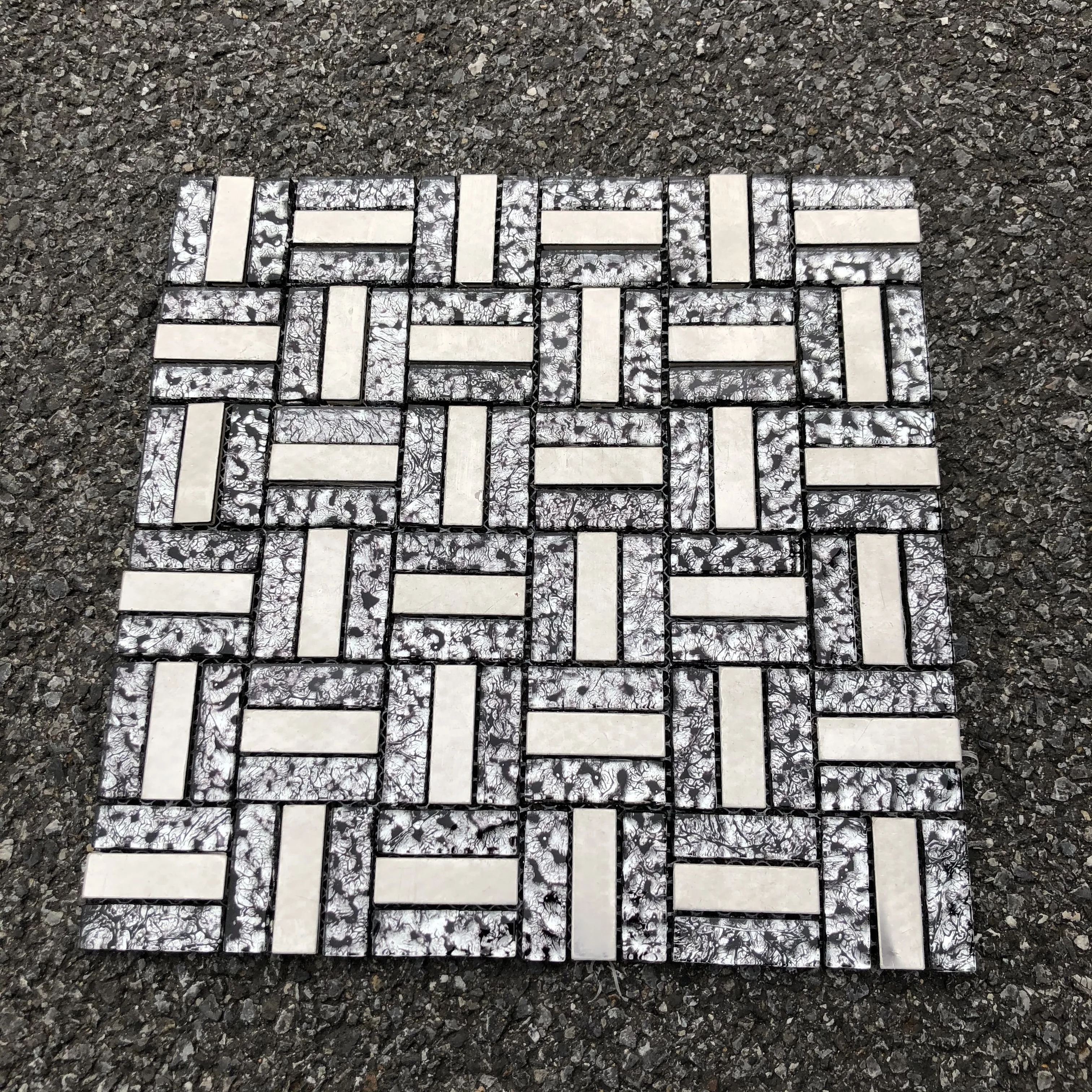 品質の良い商品 ヴィンテージシルバーメタルブラックガラスモザイクタイル パズル壁紙 暖炉 キッチン バスルーム ホテル バーのウォールステッカー 売上激安 Www Qmtdesign Com Druijven Com