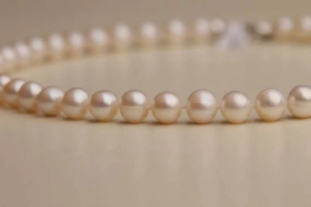 

Beautiful 9-10MM Nearly Circle Natural Freshwater Pearl NeckLace 18''AAA+