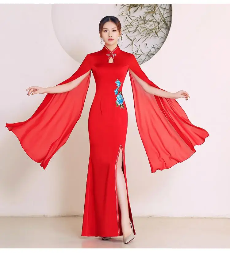 Женское традиционное китайское платье Cheongsam с цветочной вышивкой, новинка, длинный рукав, большой размер 4XL 5XL Vestidos - Цвет: Красный