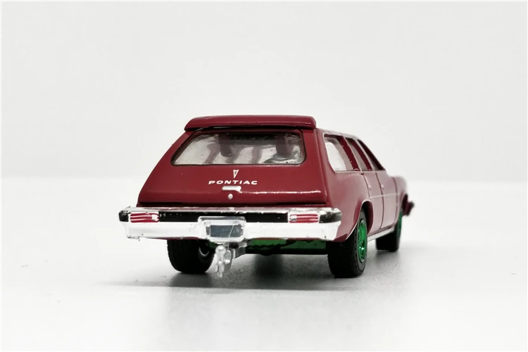 Зеленый светильник 1: 64 Pontiac Grand LeMans Safari Wagon бутик сплава автомобиля игрушки для детей Детские игрушки модель оптом