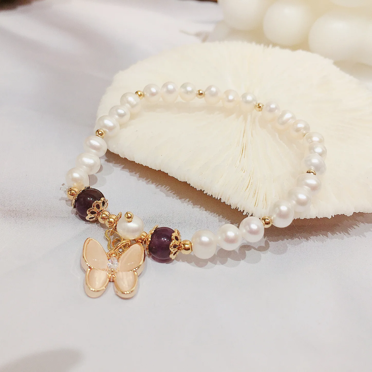 

Pearl Bracelet Women's Fashion Pearl Butterfly Bracelet Girls Hand Chain Bracelet Charm Bracelet Birthday Gifts Party Jewelry