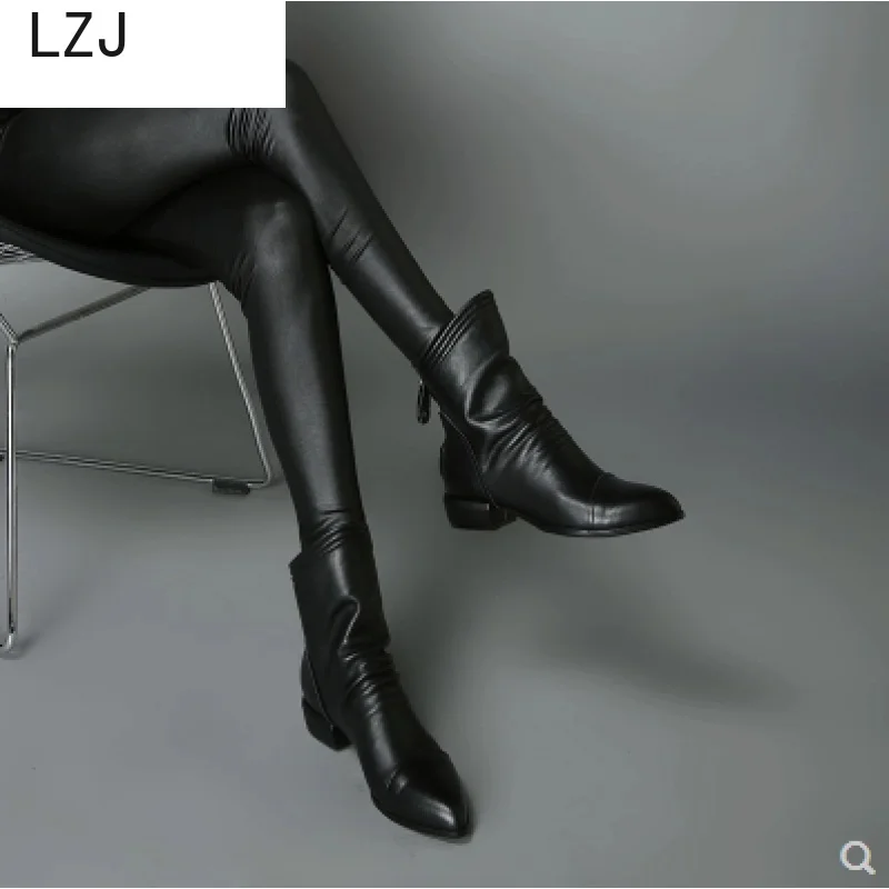 Женские кожаные ботильоны LZJ2019 классические черные зимние короткие ботинки