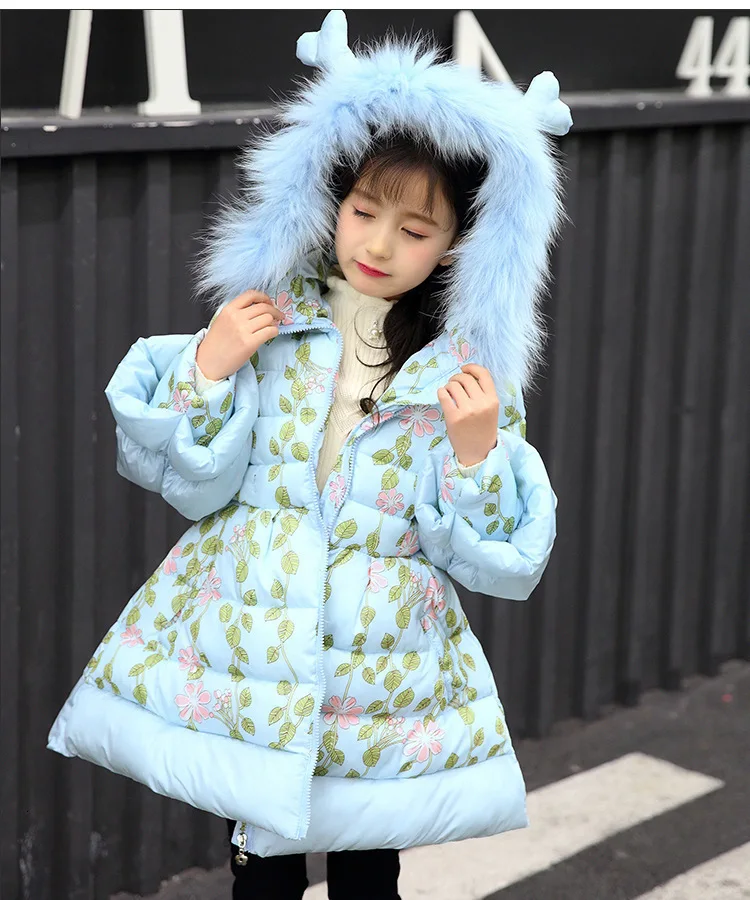 Зимнее длинное милое теплое хлопковое пальто с капюшоном для девочек Детская тонкая одежда с принтом детская ветрозащитная куртка с большим меховым воротником