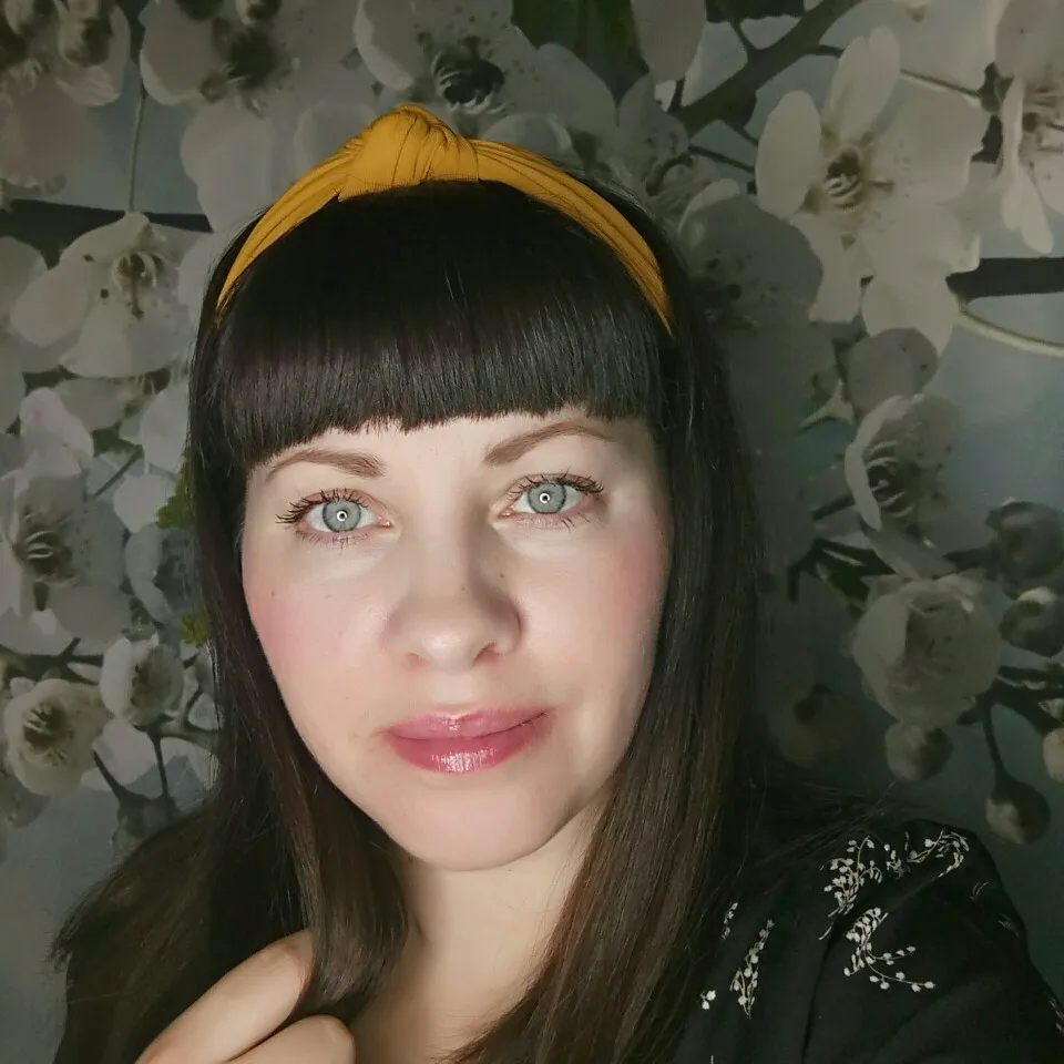 UTB8J_4kISnEXKJk43Ubq6zLppXa2