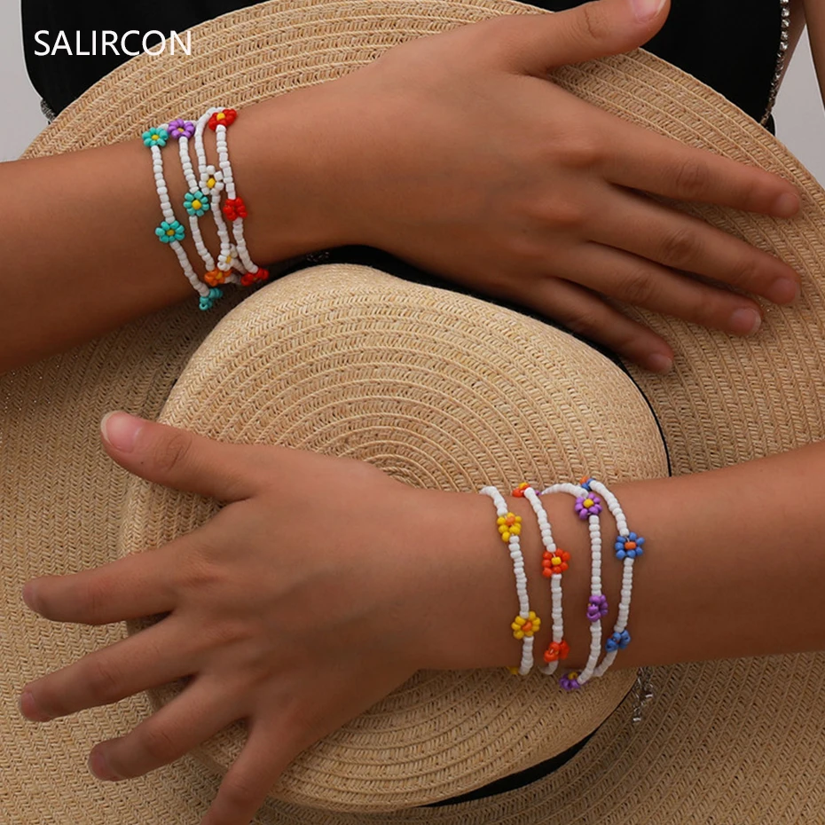 

Salircon Handmade Small Daisy Flower Bracelet Bangle Women Multicolor Seed Bead Friendship Bracelet Charm Wristband Jewelry 2020