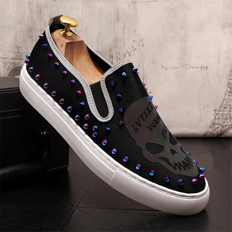 Slip-on Loafers Men Chaussure Hombre Man Casual Gommino Driving Shoes Fashion Skull Men Loafers Rivets Flats Moccasins