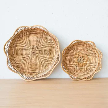 

Handmade Natural Bamboo Ratton Weaving Wicker Basket Round Hollow Creative Storage Container For Fruit Food Bread Kitchenware
