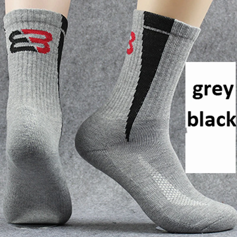 A grey black Professional Sport Socks Thick Compression Basketball Sock Outdoor Ski Mountain Hiking Fitness Tubing Sweat Towel Men Socks - Color: A grey black