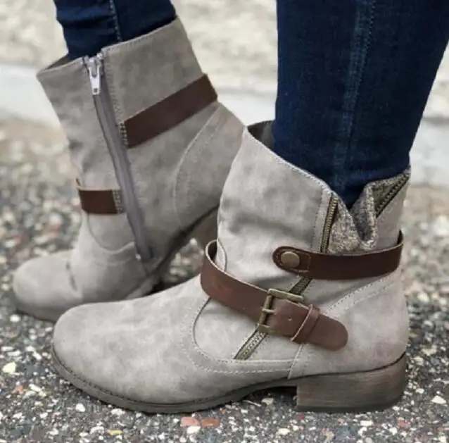 Лидер продаж; зимние сапоги; женская модная кожаная обувь на плоской подошве с пряжкой; коллекция года; большие размеры 34-43; D81