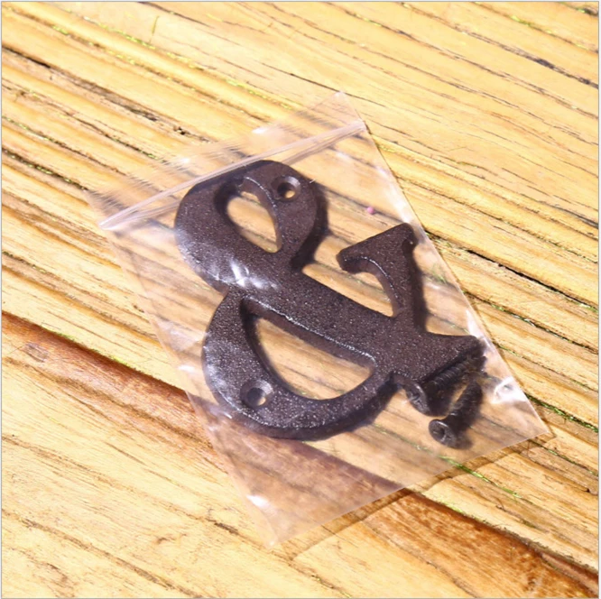 3300483387_831376456