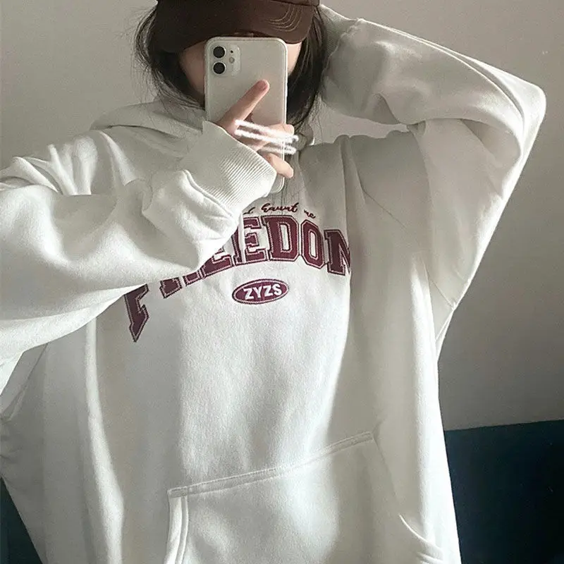 American retro Plush women's 2021 spring and autumn loose BF lazy minority Design Hong Kong chic top